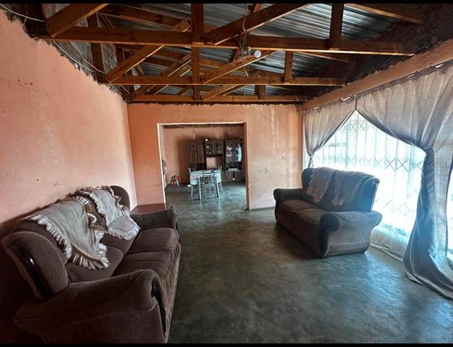 3 BEDROOM HOUSE FOR SALE IN HEBRON